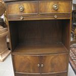 656 1569 CHEST OF DRAWERS